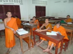 07Englischunterricht mit Mönchen